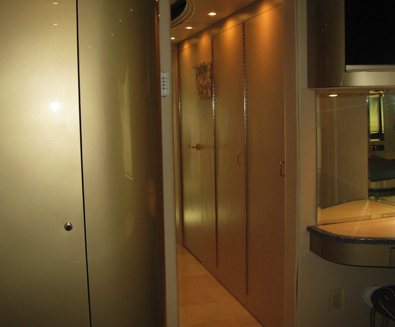 2001 Prevost Thompson XLII For Sale