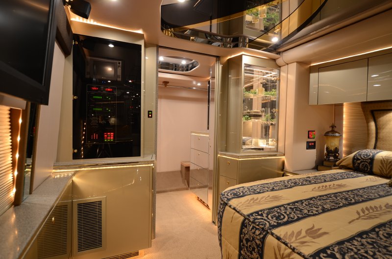2007 Prevost Featherlite H3-45 For Sale